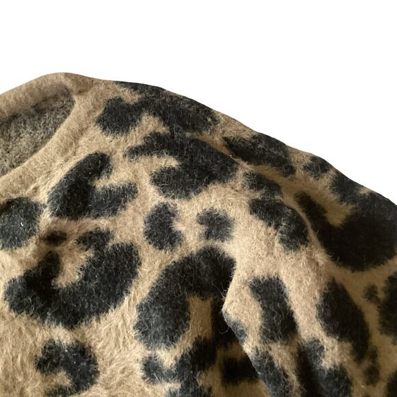 She + Sky Oversized Animal Print Sweater - Picture 4 of 7